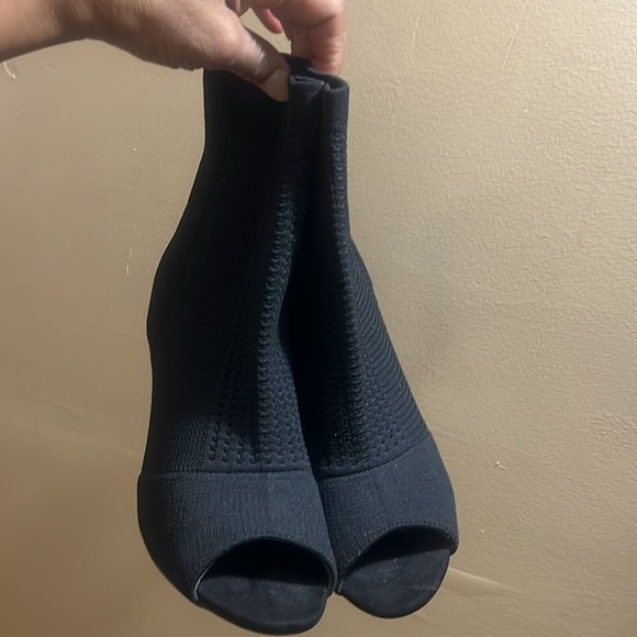 Catherine Malandrino black mesh Knitty peep toe bootie size 8.5 - Picture 4 of 9